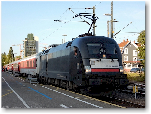 autozug im bahnhof loerrach