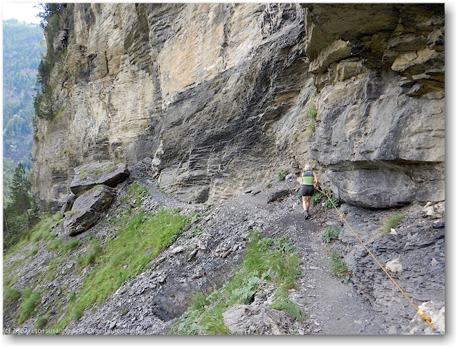 ausgesetzter wanderweg entlang der ehemaligen bisse d'ayent