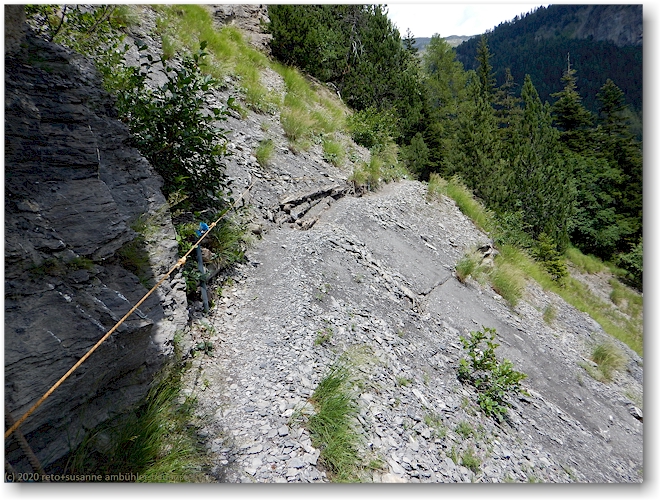 ausgesetzter wanderweg entlang der ehemaligen bisse d'ayent