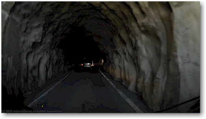 tunnel im verlauf der bergstrasse zum lac de tseuzier