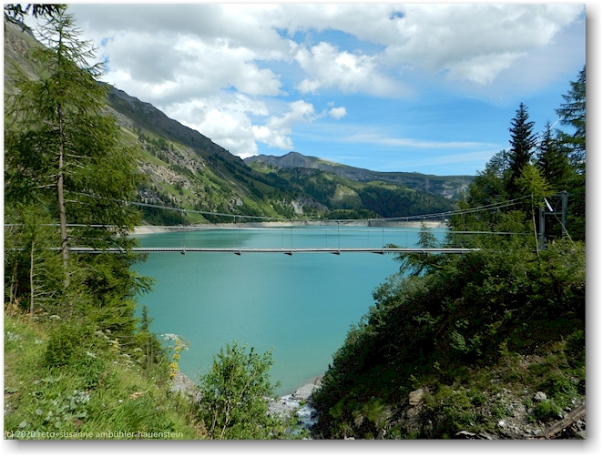 haengebruecke ueber einen zufluss zum lac de tseuzier