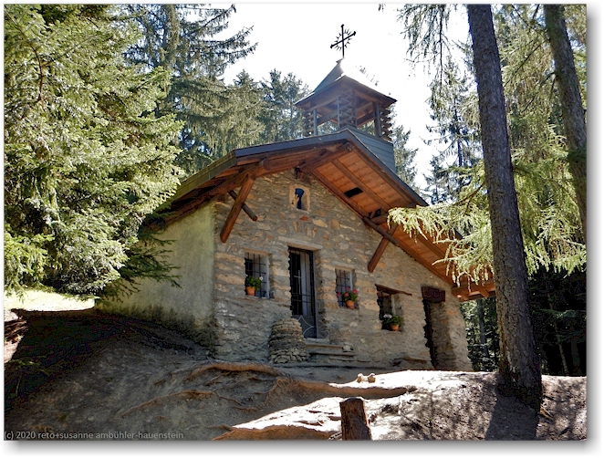 kapelle ste marguerite am wanderweg entlang der bisse du torrent-neuf