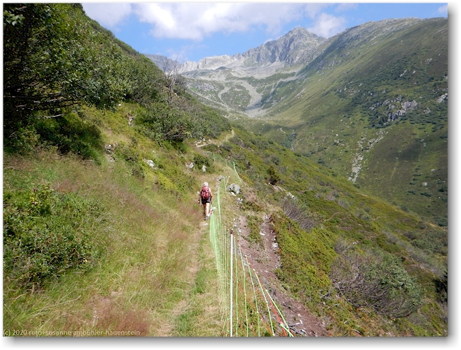 wanderweg ueber die alp lumpegna