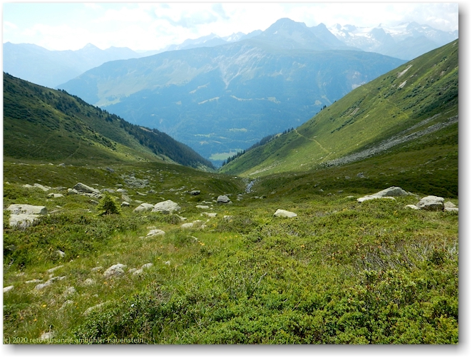 aufstieg durch das val lumpegna
