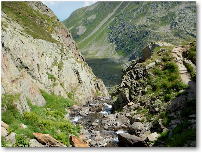 ausfluss des tomasees - rheinquelle