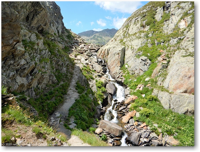 ausfluss des tomasees - rheinquelle