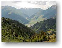 blick von bostg ins surselva mit sedrun