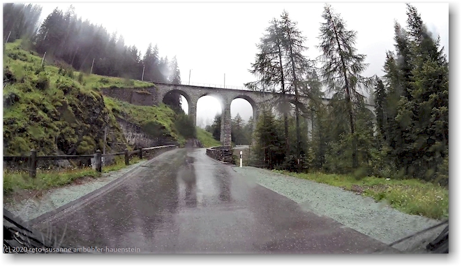 viadukt der RhB ueber die albula-passstrasse