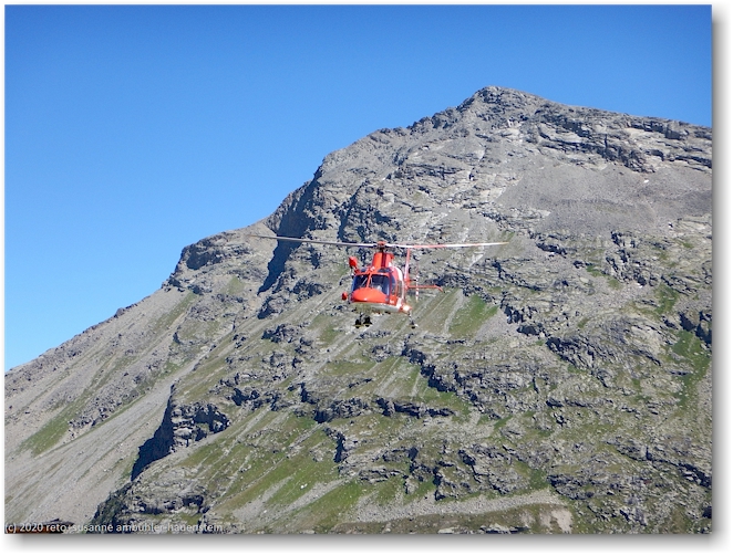 helikopter der rega bei der bovalhuette