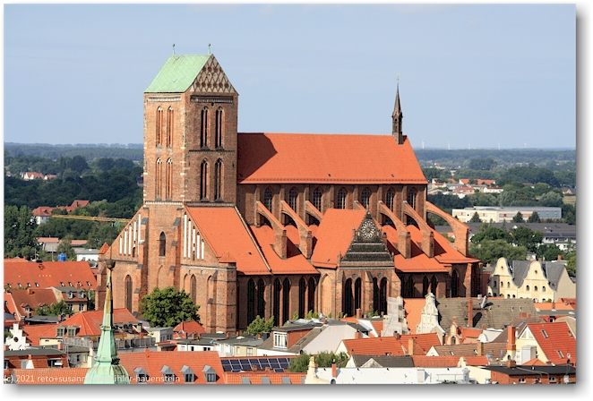 aussicht vom turm der sankt georgen kirche auf die sankt nikolai kirche