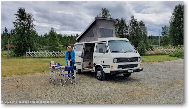 mittagessen auf dem yllaeksen ykkoes caravan in aekaeslompolo