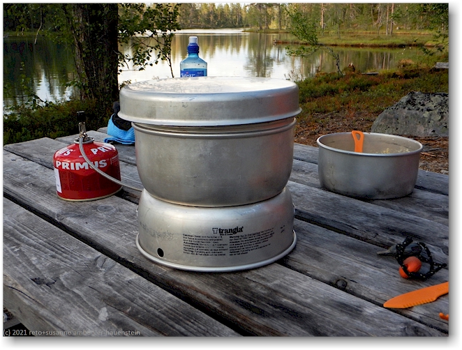 kochen mit dem trangia am ramsojaure im muddus nationalpark