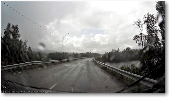 unterwegs auf der strasse 363 bei regen