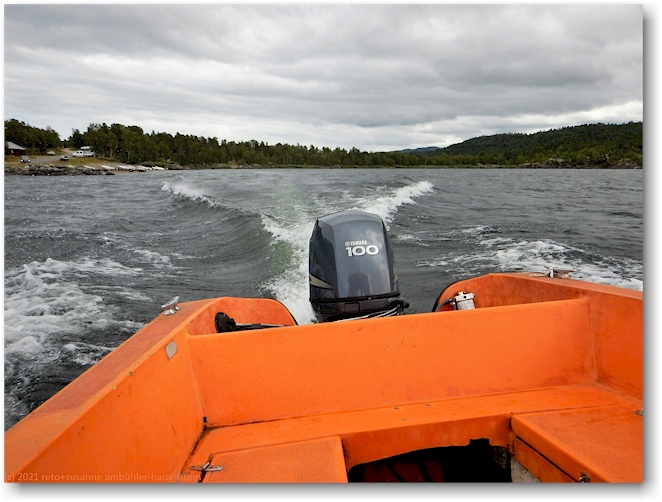 fahrt im motorboot ueber den iraft