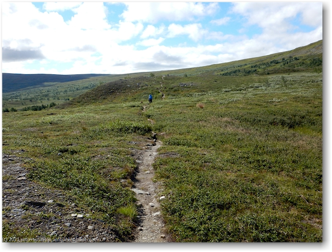 kungsleden hinauf richtung dautabaune