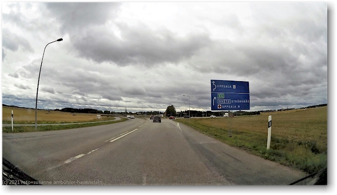kreisel im verlauf der strasse 288 kurz vor uppsala