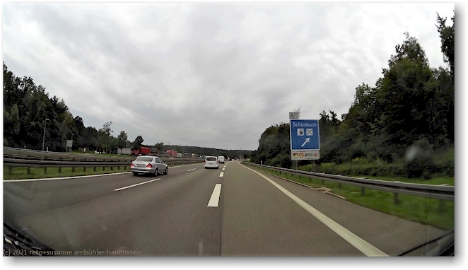 ausfahrt zum rasthof schoenbuch west im verlauf der A81