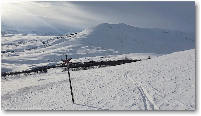 aufstieg richtung slattatjakka - blick zurueck