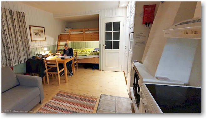 esstisch und betten in unsere huette in levi