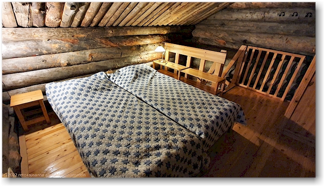 schlafzimmer in unserem haus karkelo bei aekaeslompolo