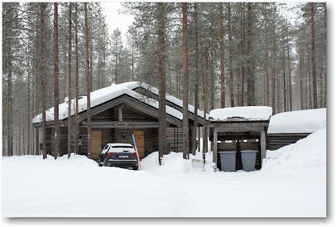 unser haus karkelo und unser Volvo bei aekaeslompolo