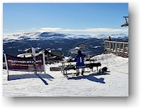 picknicktisch im skigebiet von are