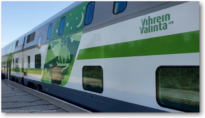 schlafwagen des autozuges im bahnhof kolari