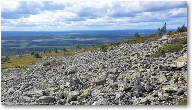 blick von der ostflanke des ukko-luosto richtung suedwesten