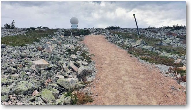antenne auf dem gipfel des ukko-luosto