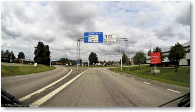 kreisel im verlauf der strasse 94 in aelvsbyn
