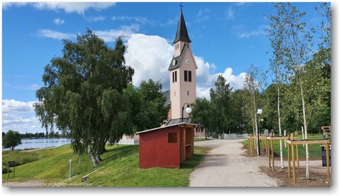 stadtpark von arjeplog mit kirche
