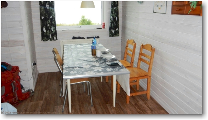 esstisch in der huette in vuonatjviken