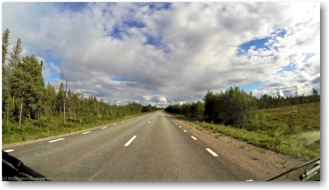sonniges wetter auf halbem weg zwischen jaeckvik und arjeplog