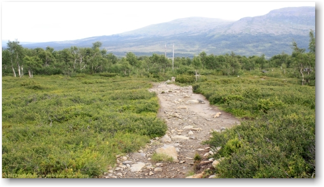 wanderweg am fuss des stor-ulvafjaellet