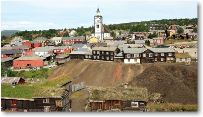 blick auf den historischen stadtteil von roros
