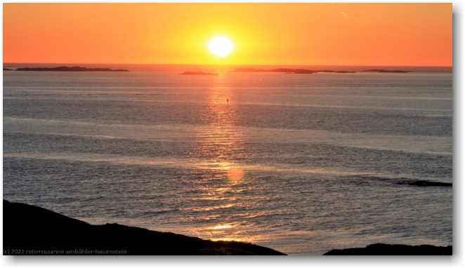 sonnenuntergang ueber dem marstrandsfjorden (21:01 uhr)