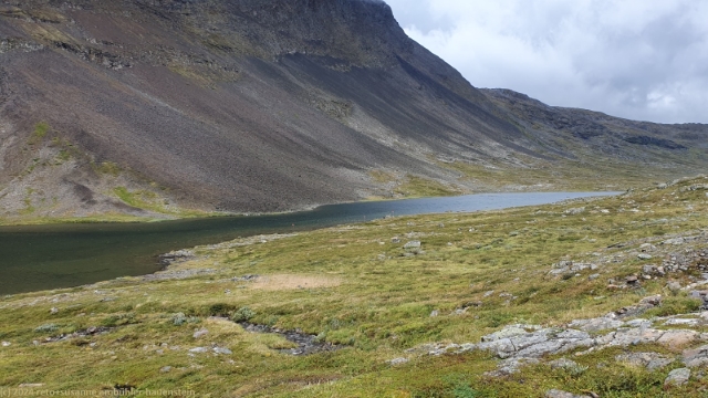 wanderweg durch das tal des laddjujohka