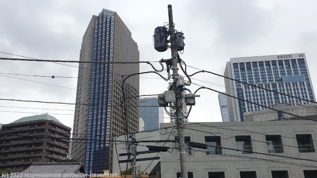 azabudai hills in tokyo - supermoderne stadt, antike stromversorgung
