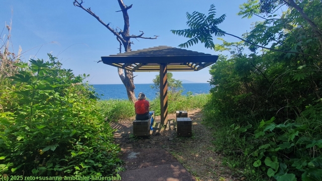 gedeckter picknickplatz am jogasaki coastal trail