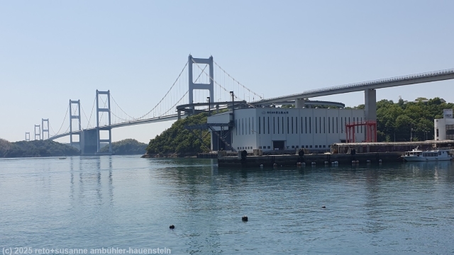kurushimakaikyo-ohashi bruecke zwischen der insel oshima und imabari-shi im verlauf des setouchi shimanami kaido