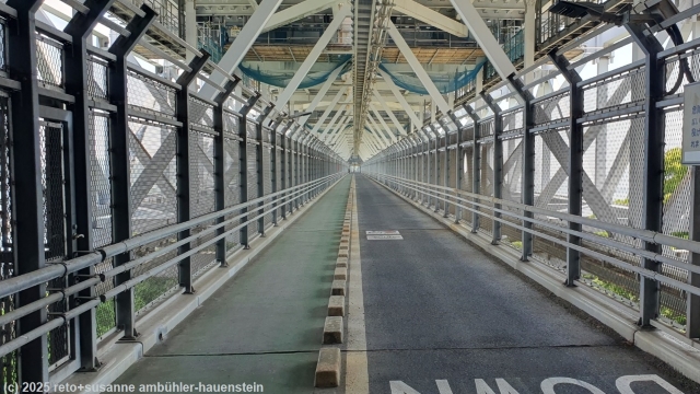 untere ebene der innoshima-ohashi bruecke zwischen den inseln innoshima und mukaishima im verlauf des setouchi shimanami kaido