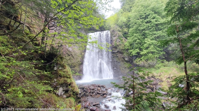 zengoronotaki falls in norikura