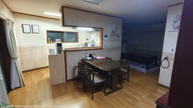 gemeinschaftskueche in unserer unterkunft in nakatsugawa