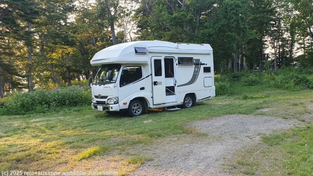 unser camper auf dem shiretoko campsite bei utoro