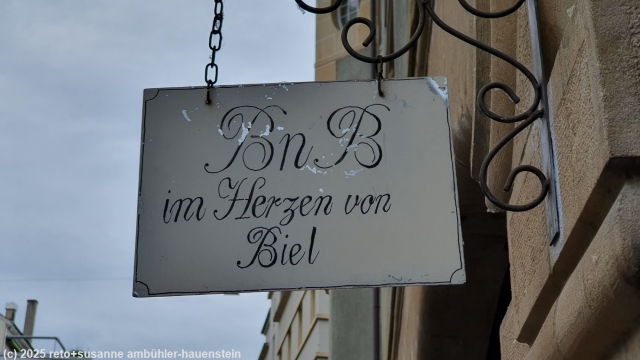 schild "BnB im herzen von biel"