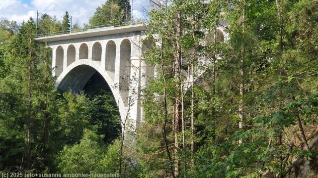 schoene bogenbruecke bei vallorbe