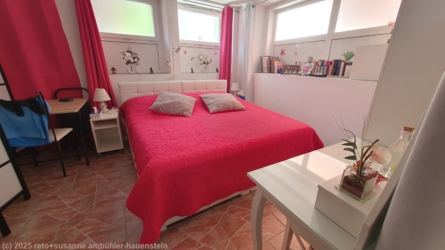 doppelbett in unserer unterkunft "au rayon de soleil" in saint-cergue